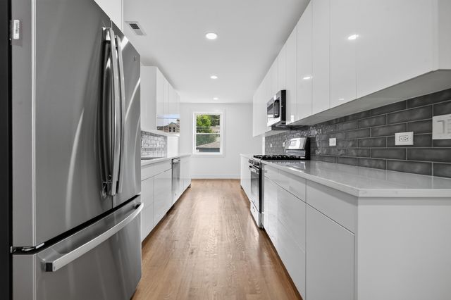 3527 N Kostner Avenue, Chicago, IL 60641