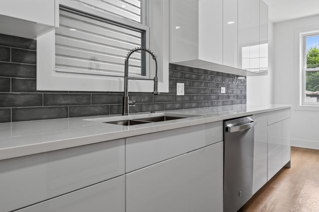 3527 N Kostner Avenue, Chicago, IL 60641