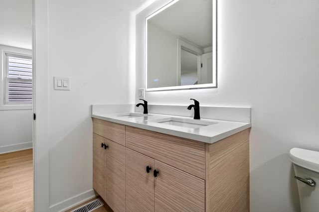 3527 N Kostner Avenue, Chicago, IL 60641