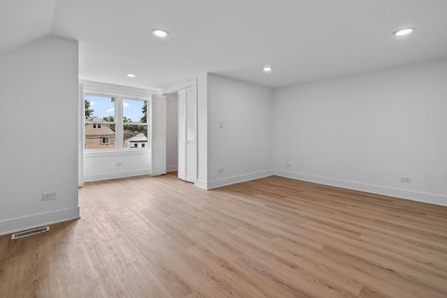 3527 N Kostner Avenue, Chicago, IL 60641