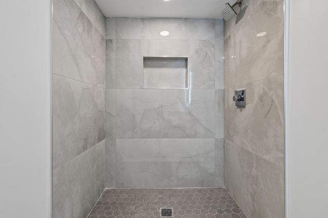 3527 N Kostner Avenue, Chicago, IL 60641