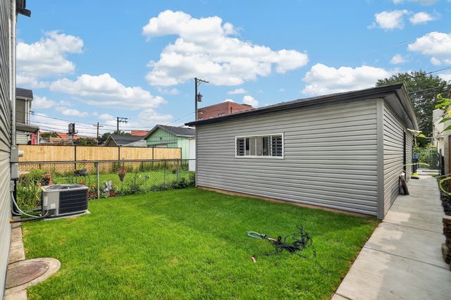 3527 N Kostner Avenue, Chicago, IL 60641