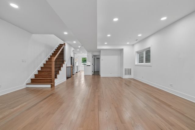 3527 N Kostner Avenue, Chicago, IL 60641