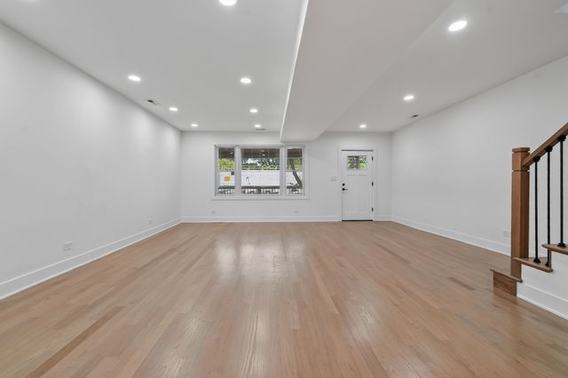 3527 N Kostner Avenue, Chicago, IL 60641