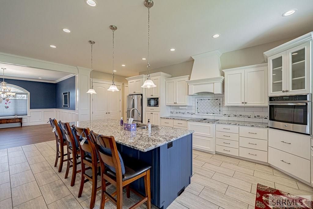 Image 10 of property listing at 899 N Von Elm Drive, Blackfoot, ID 83221