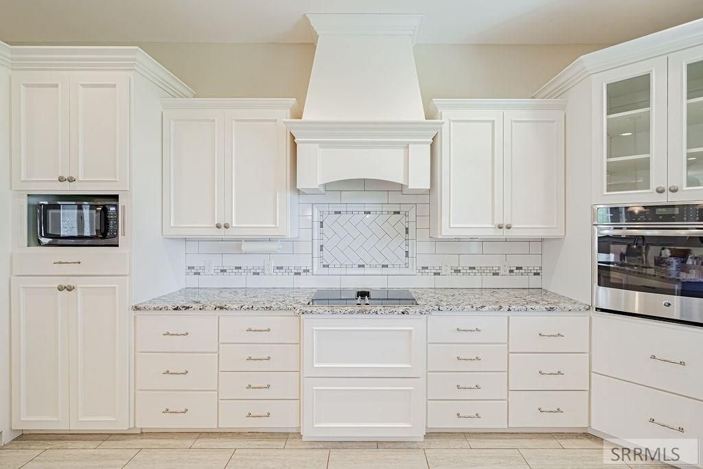 Image 11 of property listing at 899 N Von Elm Drive, Blackfoot, ID 83221