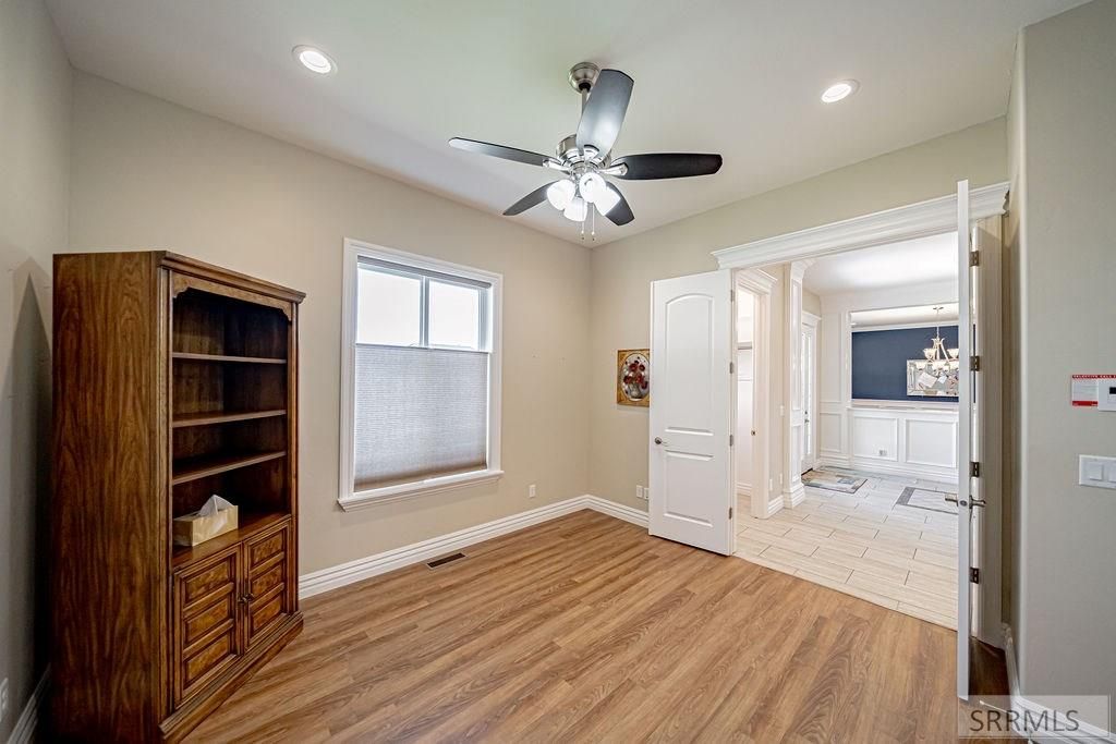 Image 19 of property listing at 899 N Von Elm Drive, Blackfoot, ID 83221