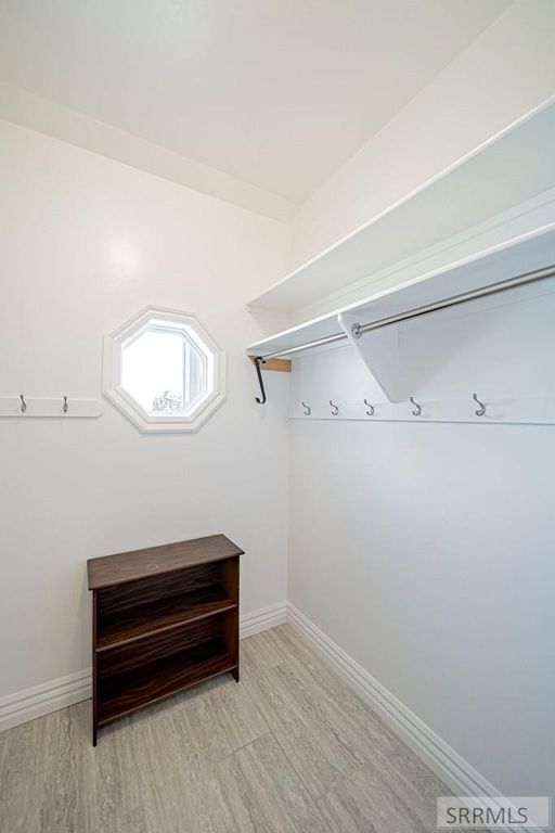 Image 20 of property listing at 899 N Von Elm Drive, Blackfoot, ID 83221