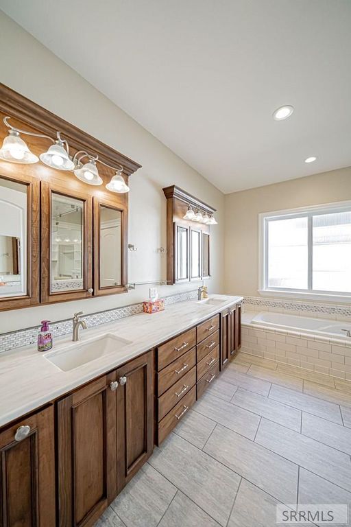 Image 28 of property listing at 899 N Von Elm Drive, Blackfoot, ID 83221