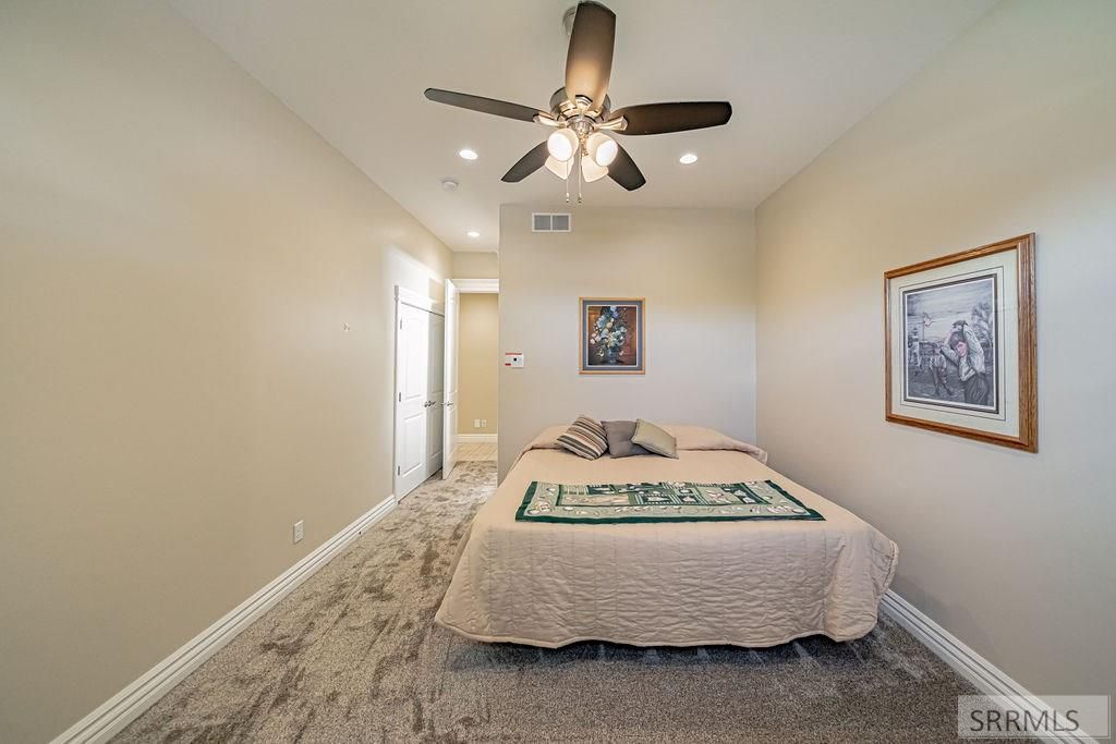 Image 35 of property listing at 899 N Von Elm Drive, Blackfoot, ID 83221