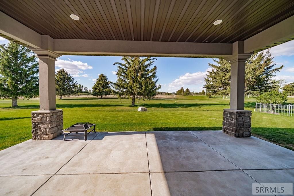 Image 39 of property listing at 899 N Von Elm Drive, Blackfoot, ID 83221