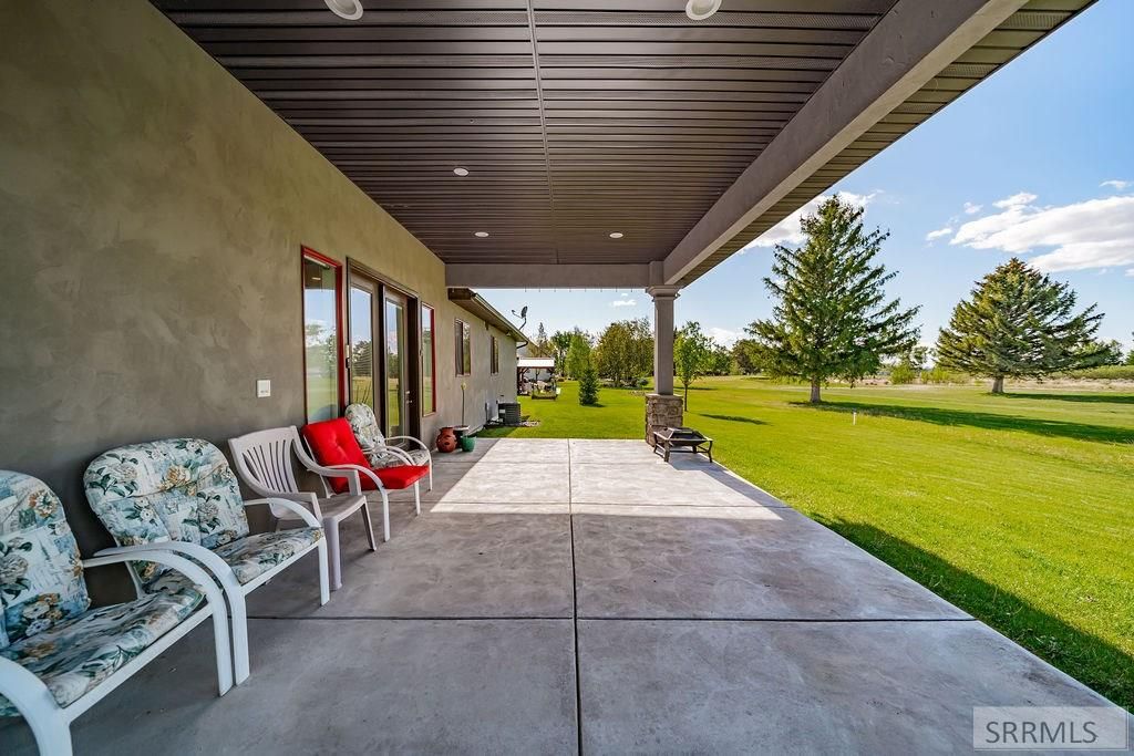 Image 40 of property listing at 899 N Von Elm Drive, Blackfoot, ID 83221