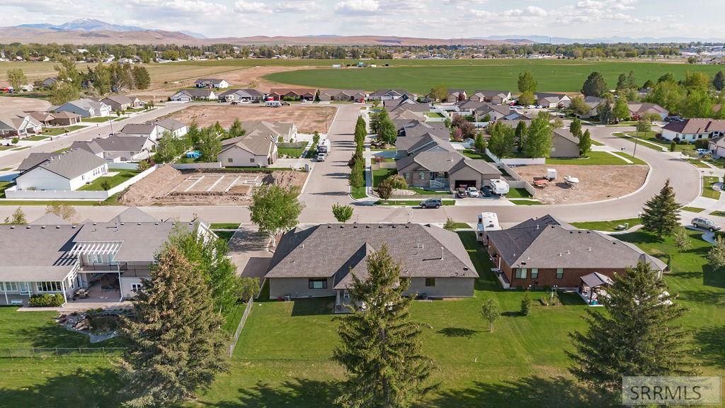 Image 44 of property listing at 899 N Von Elm Drive, Blackfoot, ID 83221