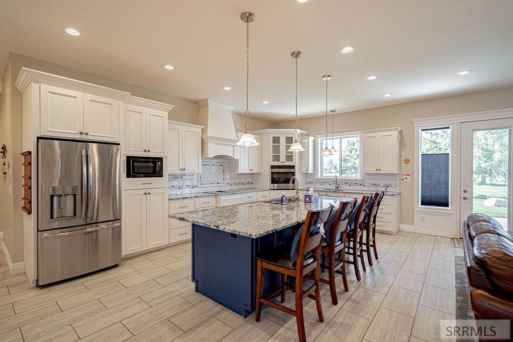 Image 9 of property listing at 899 N Von Elm Drive, Blackfoot, ID 83221
