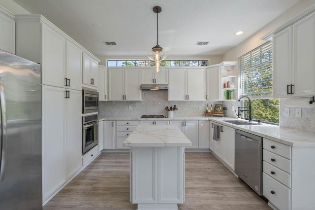 193 Purple Slate Place, The Woodlands, TX 77381