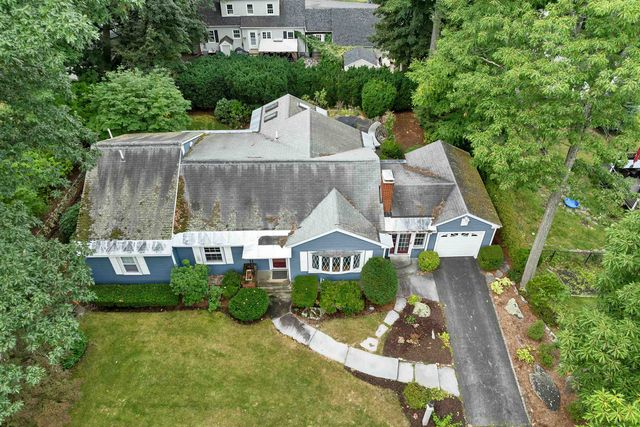 284 Hawthorne Street, Manchester, NH 03104