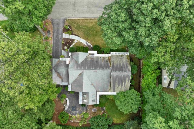 284 Hawthorne Street, Manchester, NH 03104