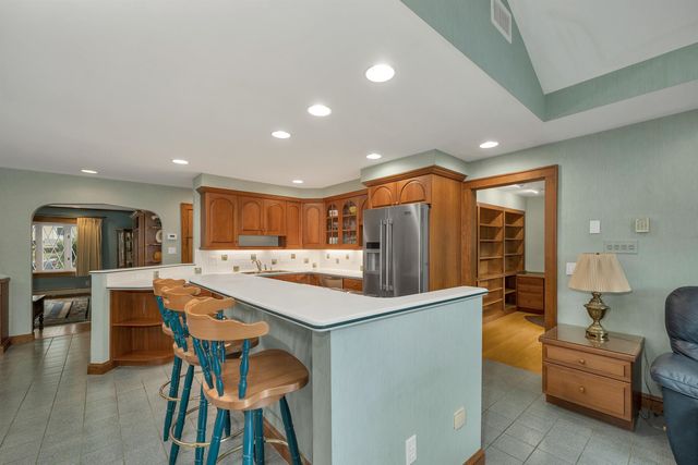 284 Hawthorne Street, Manchester, NH 03104