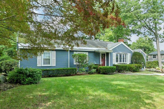 284 Hawthorne Street, Manchester, NH 03104