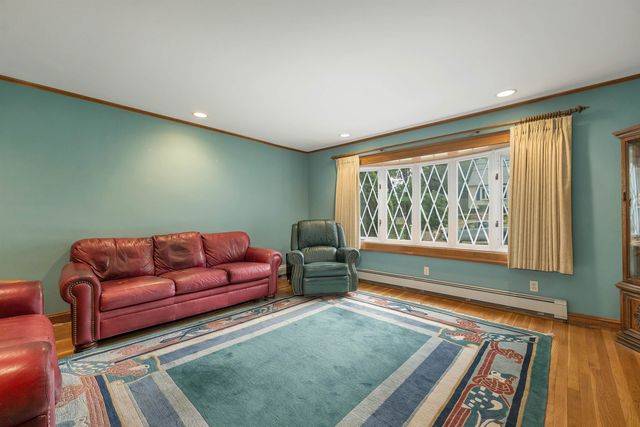 284 Hawthorne Street, Manchester, NH 03104