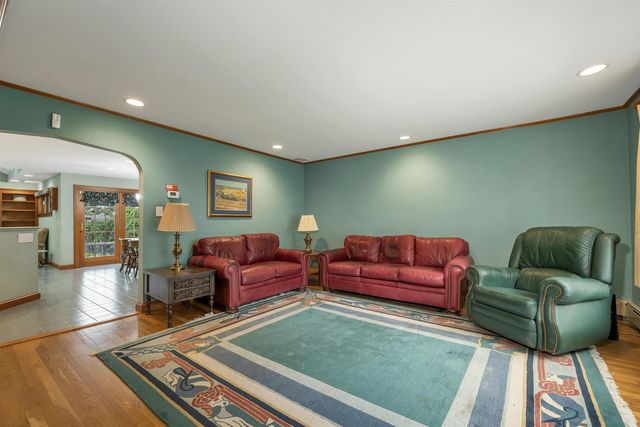 284 Hawthorne Street, Manchester, NH 03104