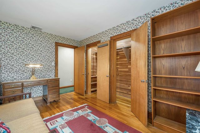 284 Hawthorne Street, Manchester, NH 03104