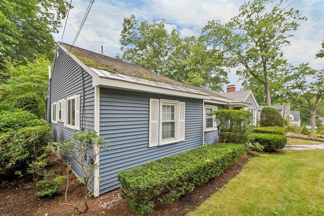 284 Hawthorne Street, Manchester, NH 03104