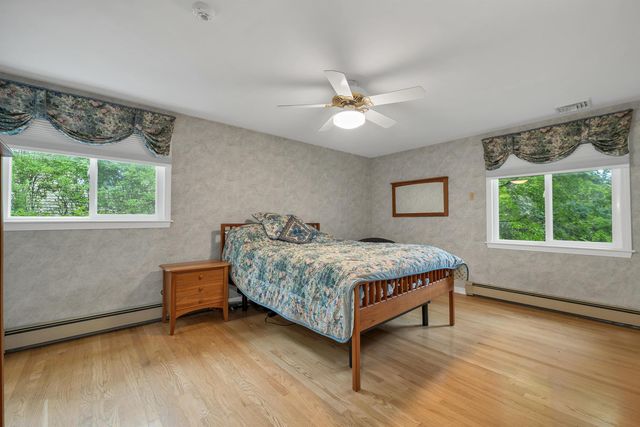 284 Hawthorne Street, Manchester, NH 03104