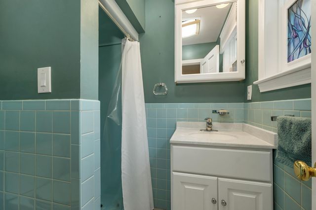 284 Hawthorne Street, Manchester, NH 03104
