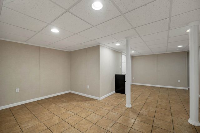 284 Hawthorne Street, Manchester, NH 03104