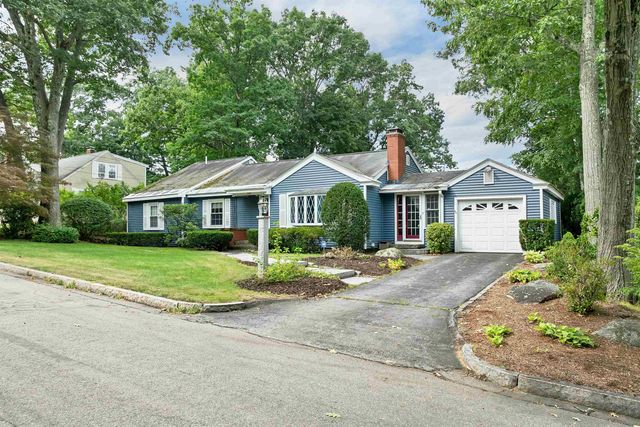 284 Hawthorne Street, Manchester, NH 03104