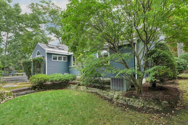 284 Hawthorne Street, Manchester, NH 03104