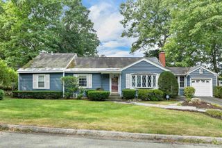284 Hawthorne Street, Manchester, NH 03104