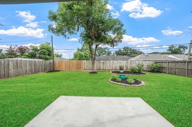 5507 De Milo Drive, Houston, TX 77092