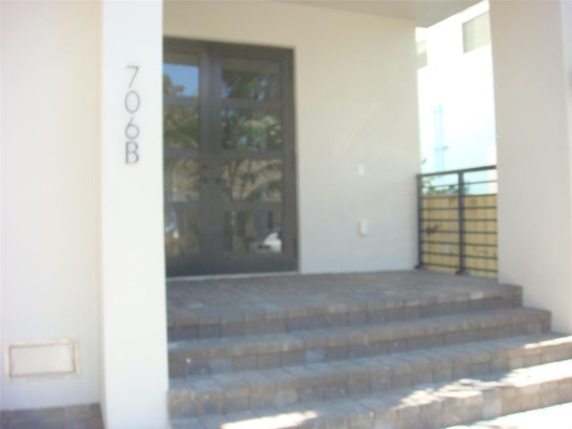 706 SW 9 Te A, Fort Lauderdale, FL 33315