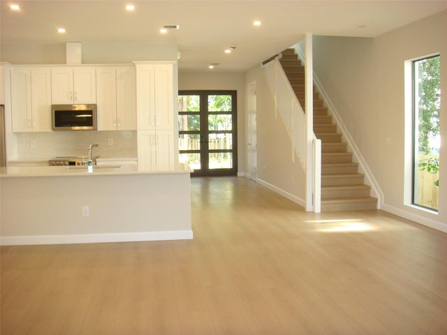 706 SW 9 Te A, Fort Lauderdale, FL 33315