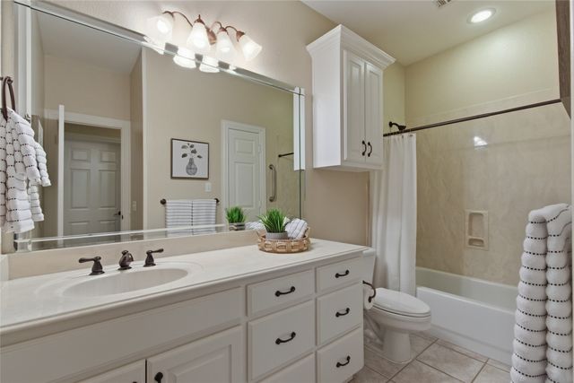 519 E Hickory Ridge Circle, Argyle, TX 76226