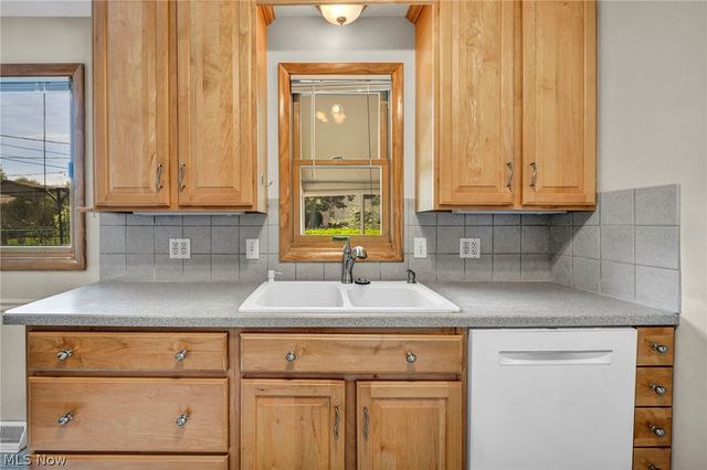 1994 Aldersgate Drive, Lyndhurst, OH 44124