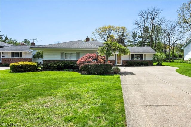 1994 Aldersgate Drive, Lyndhurst, OH 44124