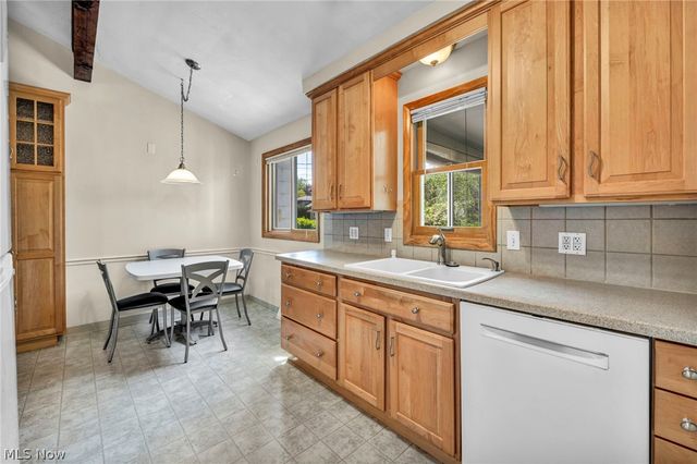 1994 Aldersgate Drive, Lyndhurst, OH 44124