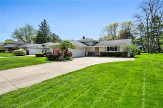 1994 Aldersgate Drive, Lyndhurst, OH 44124
