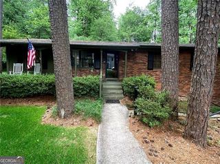 2000 Fairway Circle NE, Brookhaven, GA 30319