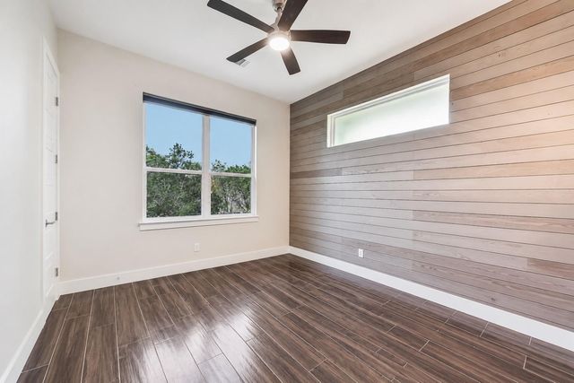 26 Quiet Meadow CIR, Wimberley, TX 78676