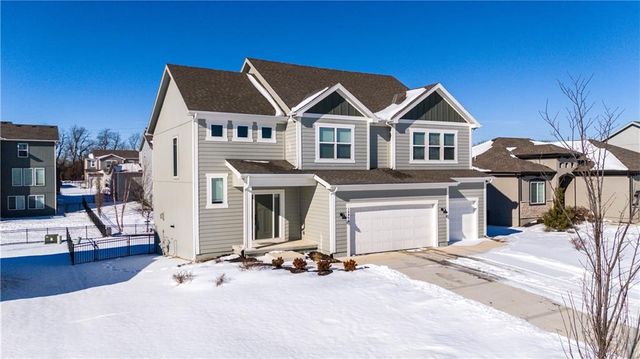 18926 Ocheltree Street, Spring Hill, KS 66083