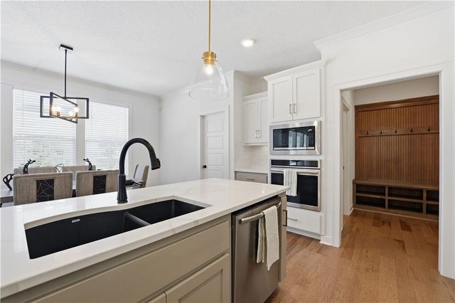 18926 Ocheltree Street, Spring Hill, KS 66083