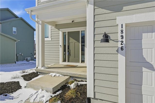 18926 Ocheltree Street, Spring Hill, KS 66083