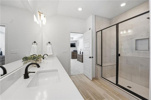 18926 Ocheltree Street, Spring Hill, KS 66083