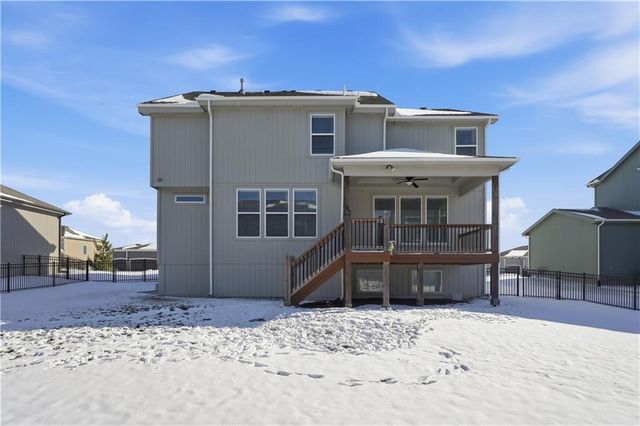 18926 Ocheltree Street, Spring Hill, KS 66083