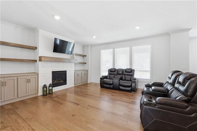 18926 Ocheltree Street, Spring Hill, KS 66083