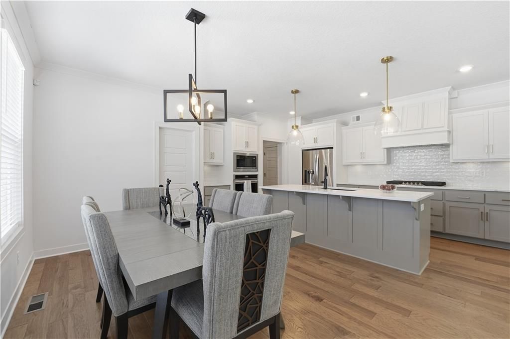 18926 Ocheltree Street, Spring Hill, KS 66083